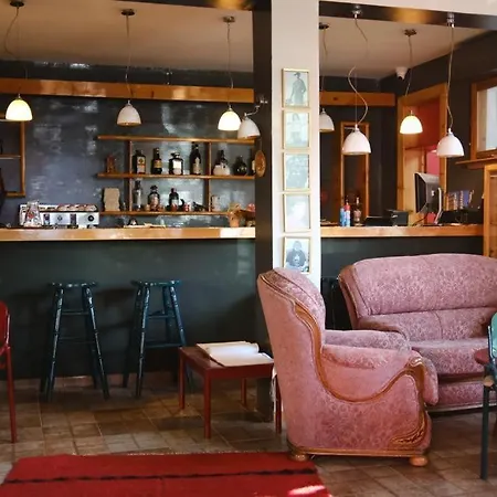 Red Goat Albergue Tirana