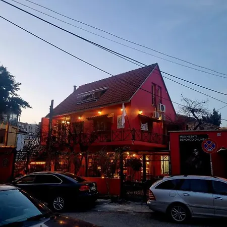 Hostel Red Goat Tirana