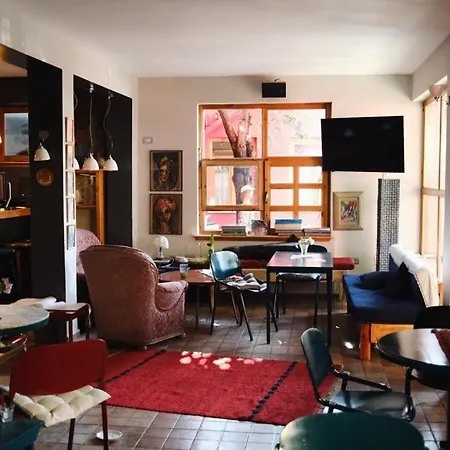Hostal Red Goat Tirana